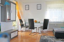 Wohnzimmer EG Nachhaltiges Investment: Gepflegtes 8-Familien-Haus mit Garten