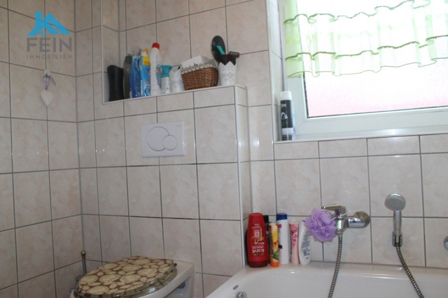 Bad OG Doppelhaush�lfte Stuttgart / Hausen
