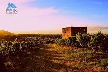 Die Yburg Gro�z�giges Wohnen in sch�nster Lage!