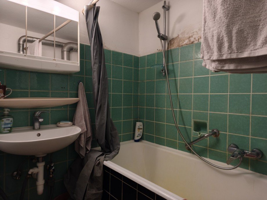 Badezimmer OG links Mehrfamilienhaus Stuttgart