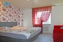 Schlafzimmer EG Nachhaltiges Investment: Gepflegtes 8-Familien-Haus mit Garten