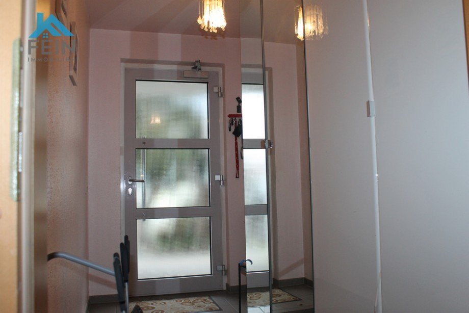 Eingangsflur UG Reihenmittelhaus Stuttgart / Hausen