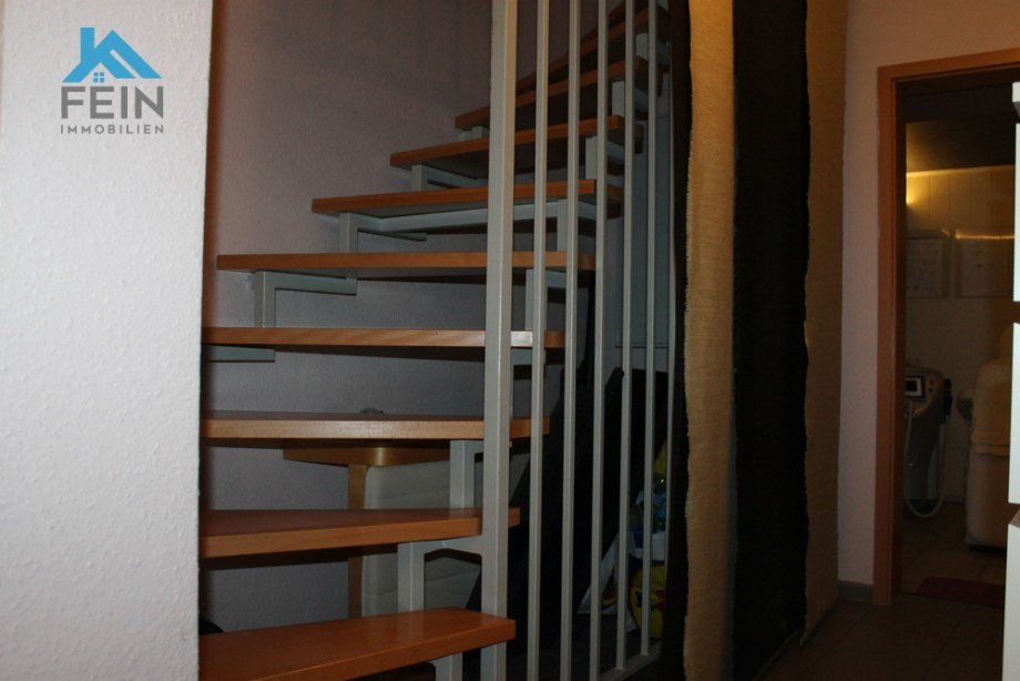 Treppenaufgang UG Reihenmittelhaus Stuttgart / Hausen
