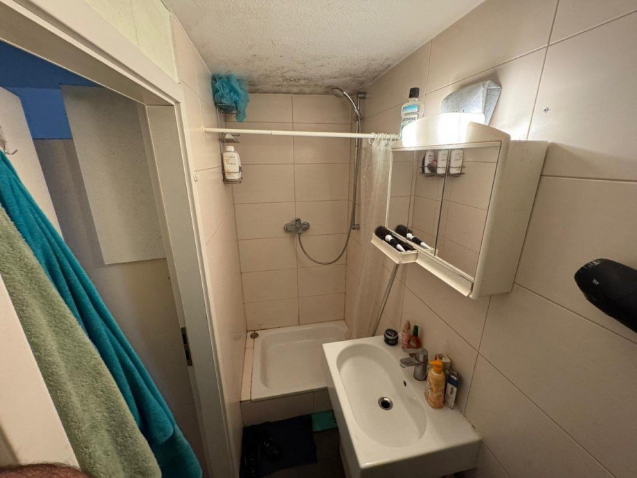 Badezimmer Studio oben rechts Mehrfamilienhaus Stuttgart