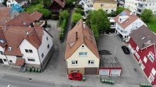 Frontansicht Luftaufnahme Gro�familien aufgepasst! Gepflegtes Zweifamilienhaus mit viel Platz