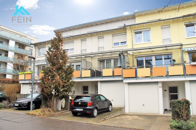 Au�enansicht Eingang Stuttgart / Hausen Reihenmittelhaus Gelegenheit in ruhiger Lage!